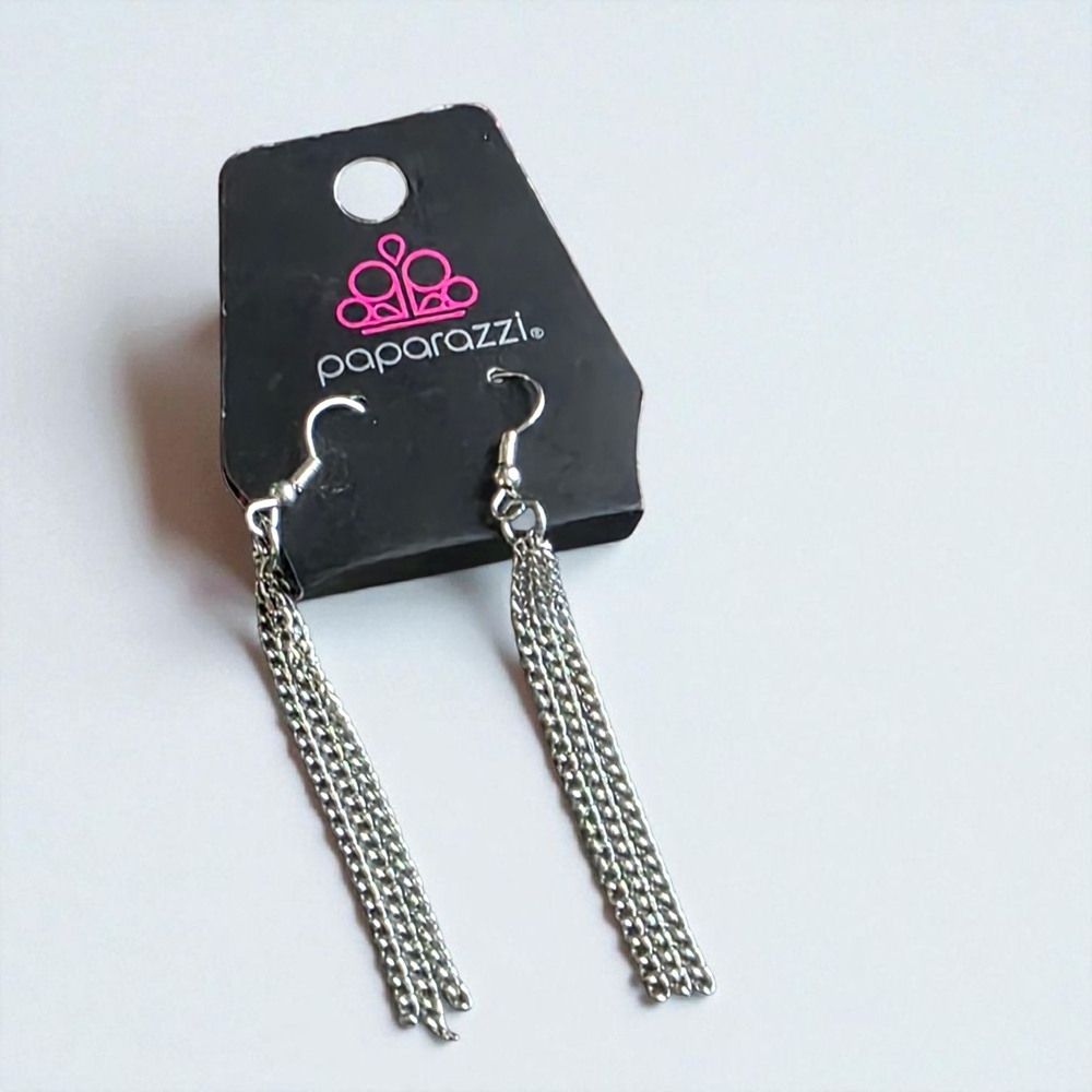 Paparazzi Chic Silver Chain Earrings